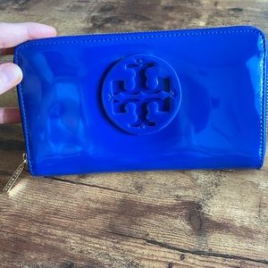 Tory Burch Continental Patent Leather Wallet